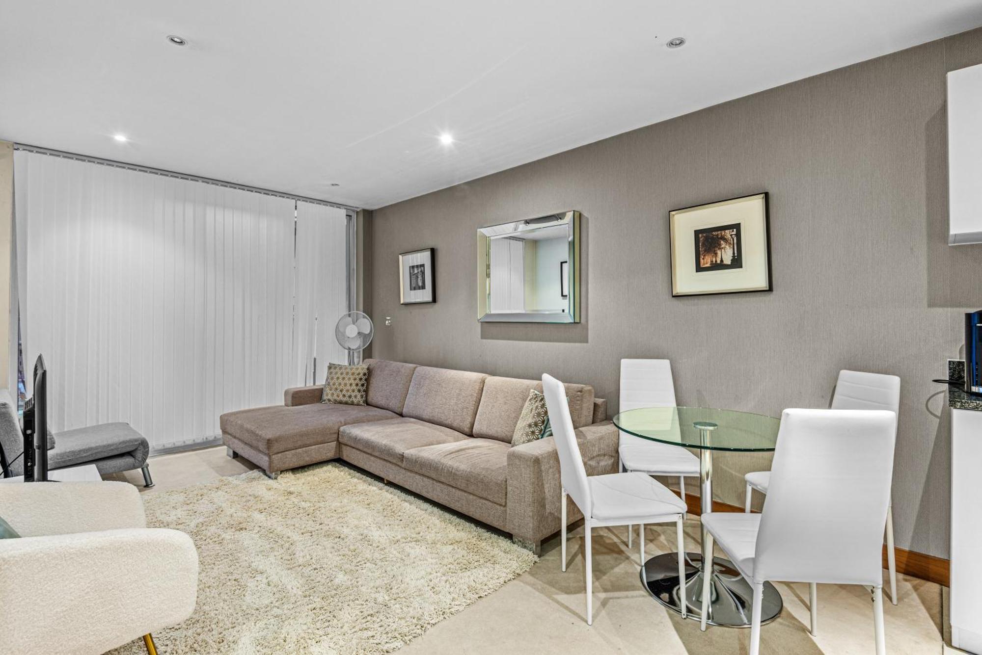 Londwell, Chelsea Living, Central Flat With Balcony 伦敦 外观 照片