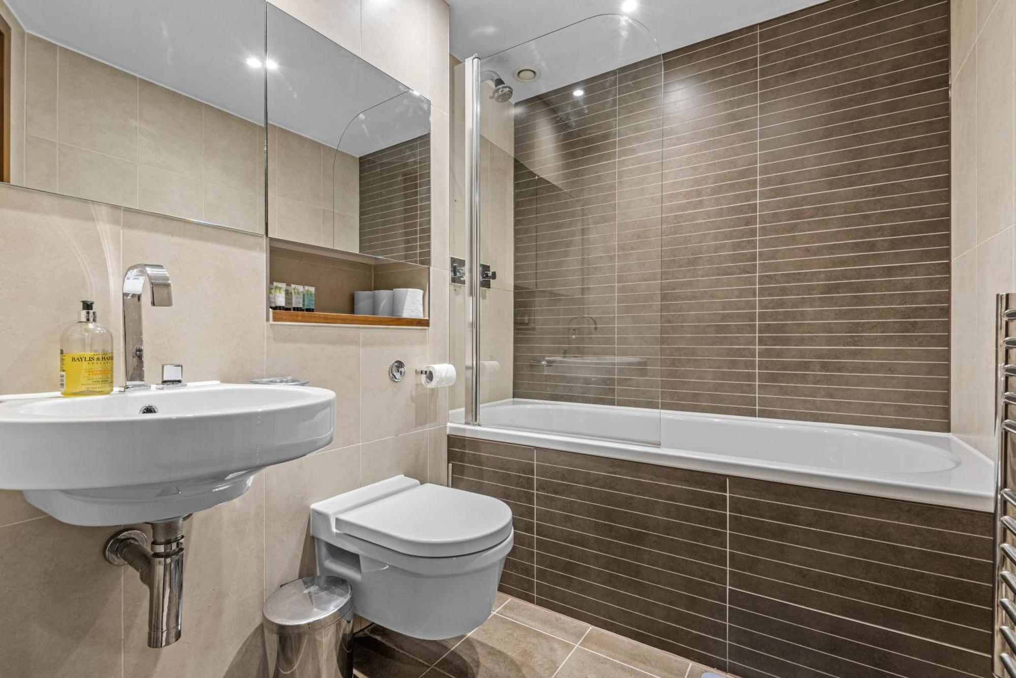Londwell, Chelsea Living, Central Flat With Balcony 伦敦 外观 照片